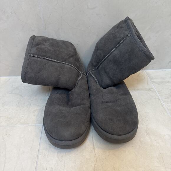 Ugg Classic Short Grey Winter Boots Shearling Lined Women's Size 7 - Picture 5 of 8